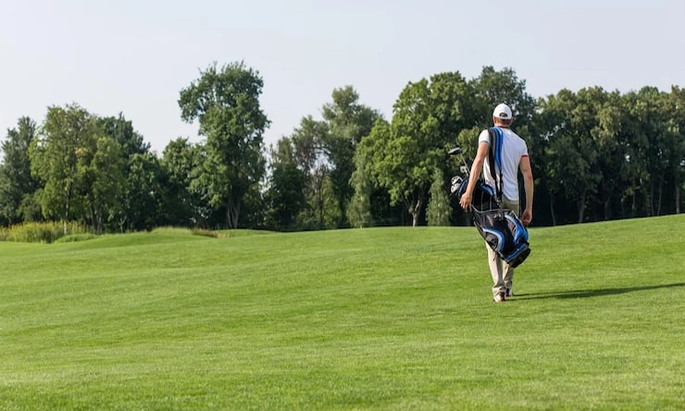 The Best Time of Year to Find Deals in a Golf Bag Sale